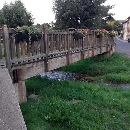 Rez De Chaussee Avec Terrasse Et Jardin דירה